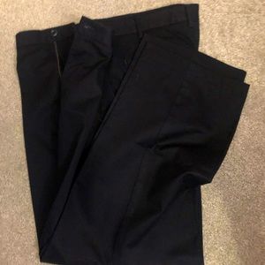 Men’s black slacks. Izod. 40/32